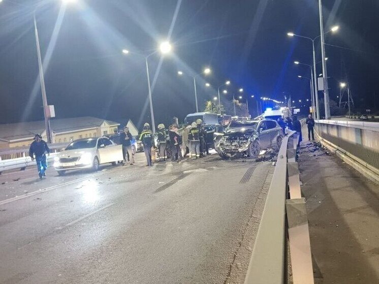 В Самаре 5 авто устроили массовое ДТП на Южном шоссе поздно вечером 13 сентября