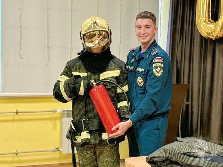 Сотрудники МЧС провели урок безопасности в школе поселка Мичуринский