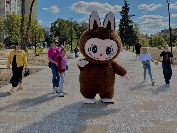 В День города в Луганске работали десятки тематических развлекательных площадок