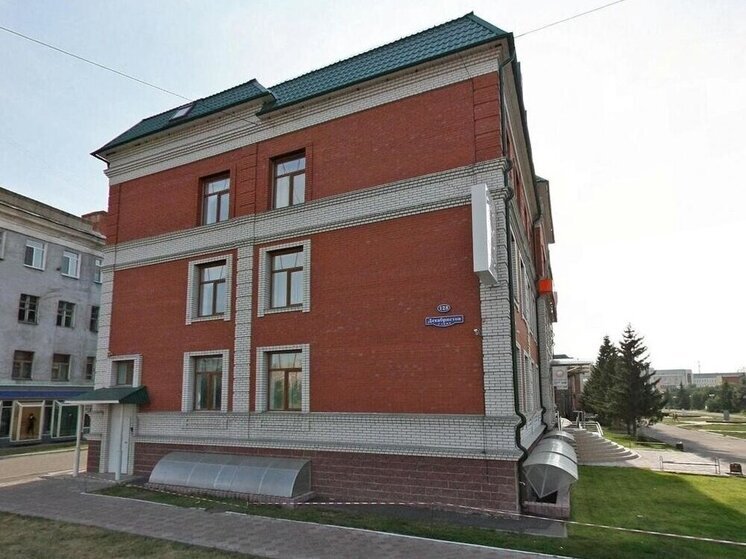 В Омске продали здание рядом с СКК Блинова за рекордную сумму