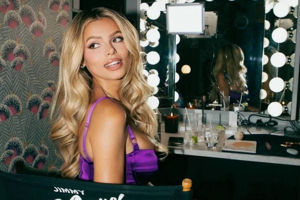 28-летняя модель Брукс Надер привлекла к себе внимание поклонников тенниса