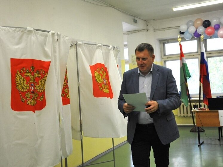 Глава Калужского парламента голосовал в шестой школе