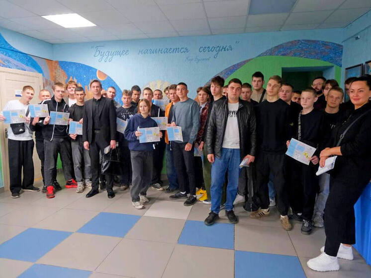 Полицейские Рязани обучают студентов кибербезопасности на уроках