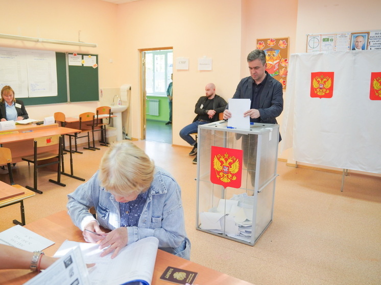 Ивановский губернатор Станислав Воскресенский проголосовал на выборах в городскую думу