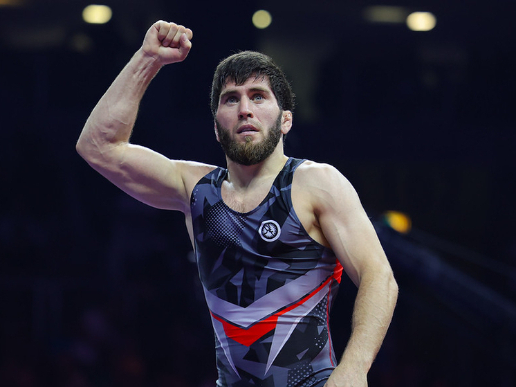 Заур Угуев посвятил золотую медаль чемпионата мира Абдулрашиду Садулаеву