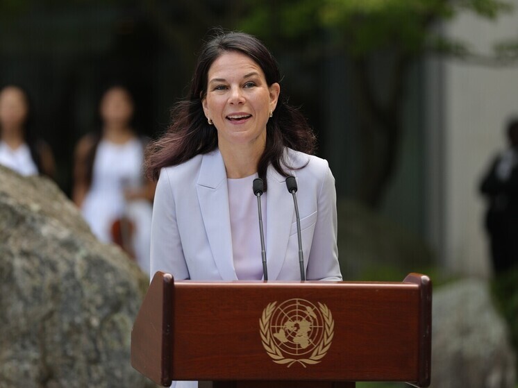 Председатель ГА ООН Бербок не исключила размещение «миротворцев» на Украине