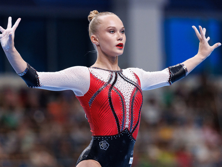 Российская гимнастка Мельникова выиграла золото на первом за 4 года международном старте
