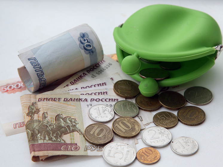 В России зафиксировали парадокс из-за МРОТ на фоне гонки зарплат