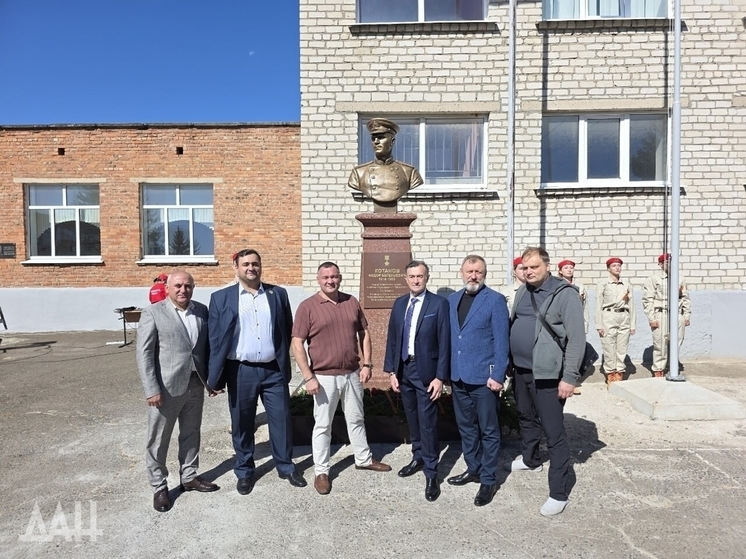 В Урзуфе увековечили память Федора Котанова, освободившего город в 1943 году