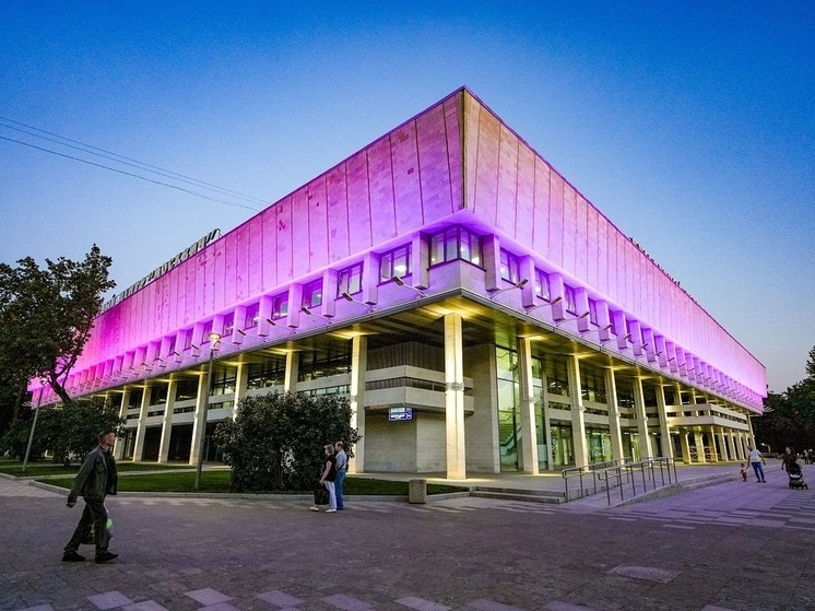 Культурный центр «Москвич» получил новую архитектурно-художественную подсветку