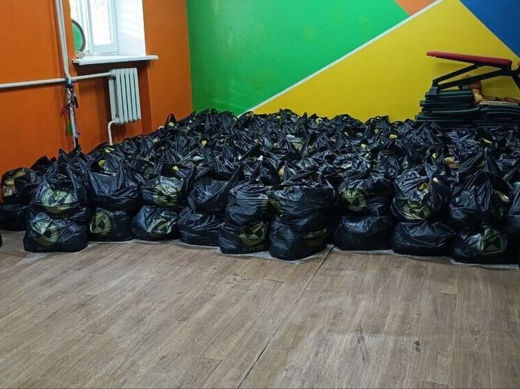 Жители Коробковского территориального отдела получили 270 продуктовых наборов