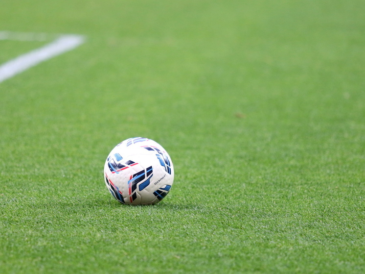 В Оренбургской области большая часть футбольного стадиона провалилась под землю