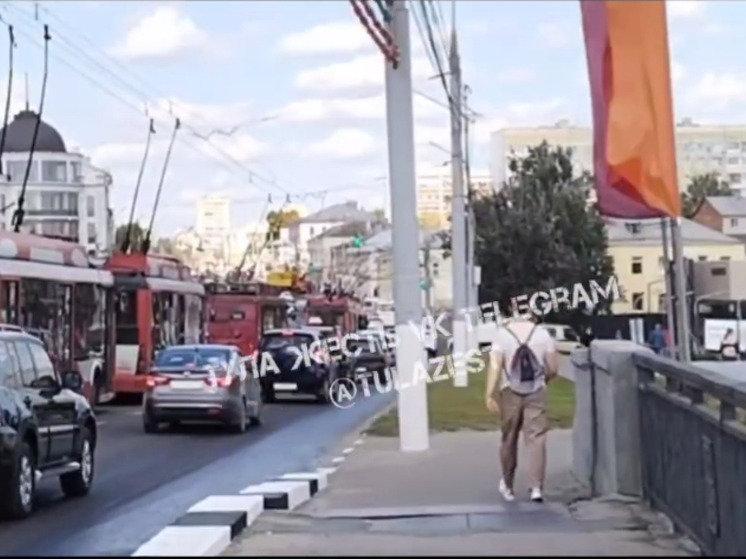  На Зареченском мосту в Туле произошел обрыв контактной сети троллейбусов