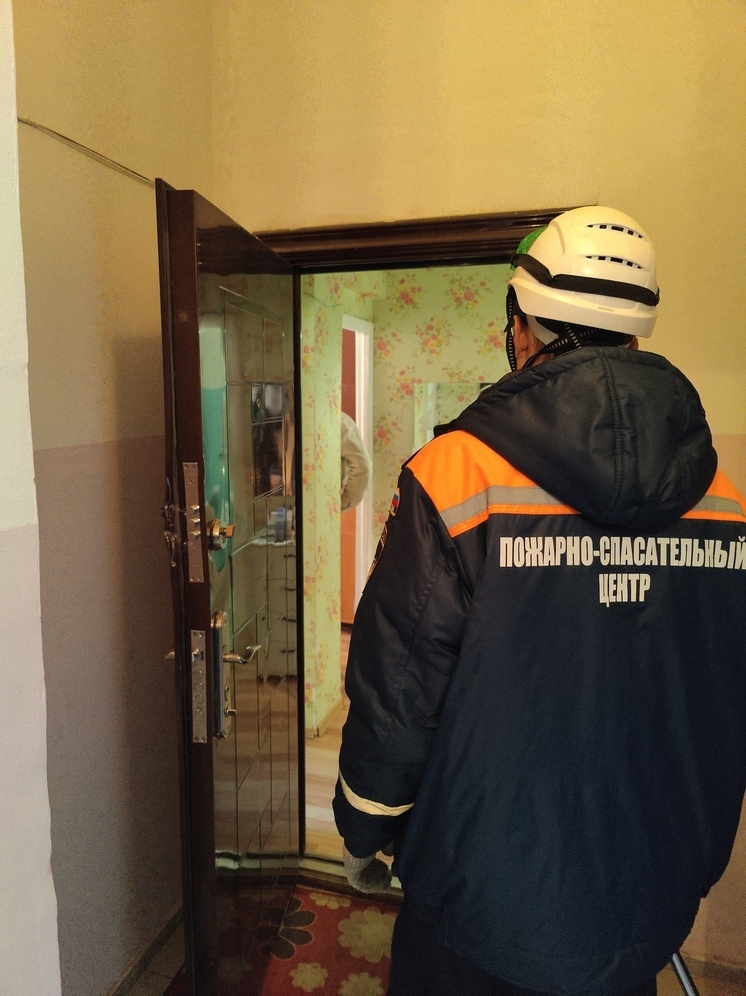 Спасатели вскрыли двери и оказали помощь пенсионеркам в Пензе