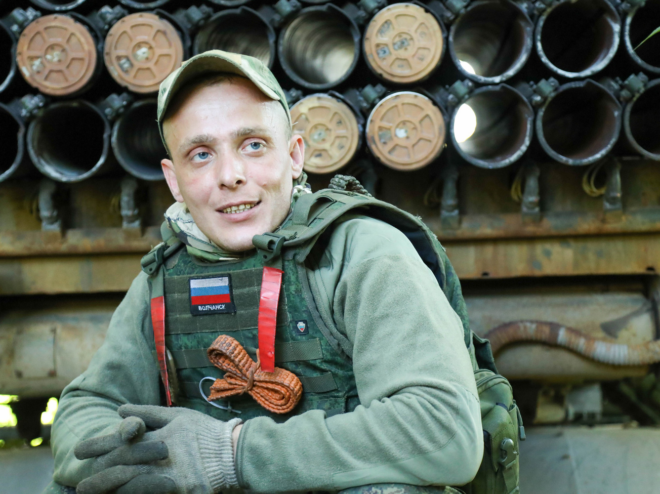 Военнослужащие у установки Град