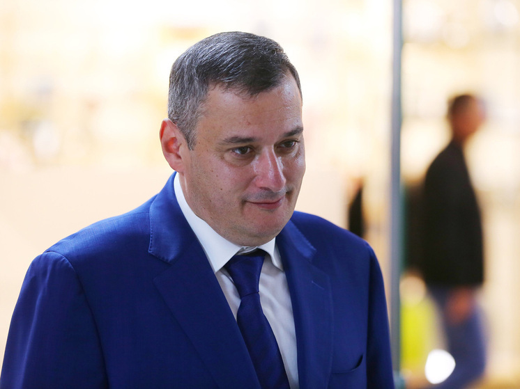 Союз журналистов Москвы поздравляет нашего коллегу, члена Президиума СЖМ Александра Евсеевича Хинштейна, с убедительной победой на выборах губернатора Курской области!
Именно журналистика, Ваши блестящие расследования и книги, получившие широкий резонанс, стали стартовой площадкой для выхода на высокую орбиту общественной и государственной деятельности
