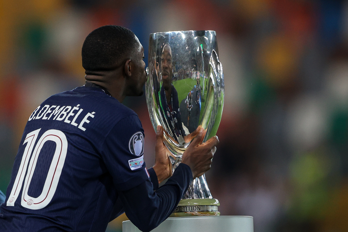 Хочет ли Пари Сен-Жермен купить очередной «Золотой мяч», на это раз для Дембеле, или это все фейк ради бесплатной рекламы – вот вопрос