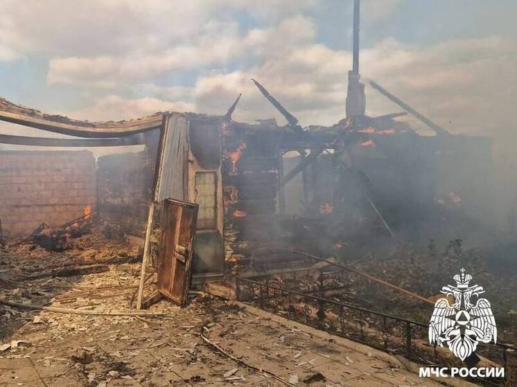 В Новокузнецком районе произошел пожар, уничтоживший жилой дом