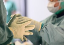 Врачу, который оставил пациента во время операции, чтобы заняться сексом с медсестрой, разрешили заниматься практикой