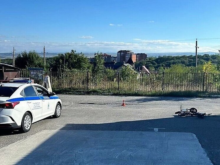 В Ессентуках автомобиль сбил двух детей на электровелосипедах
