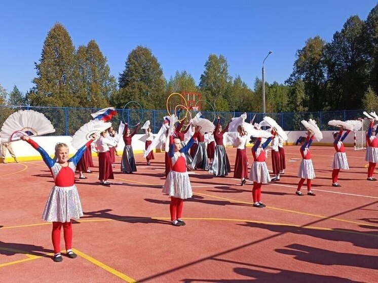 В брянском поселке Бытошь торжественно открыли «умную» спортивную площадку
