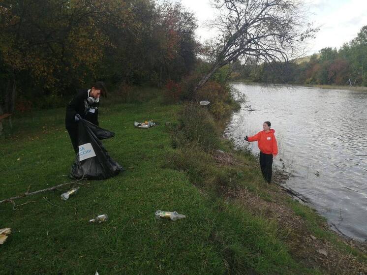 Активисты убрали берег реки Унда в селе Забайкалья