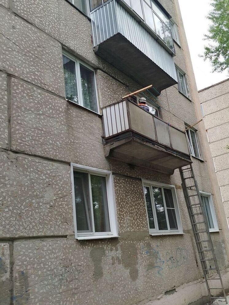 Спасатели обеспечили доступ медиков к пожилой женщине в Пензе