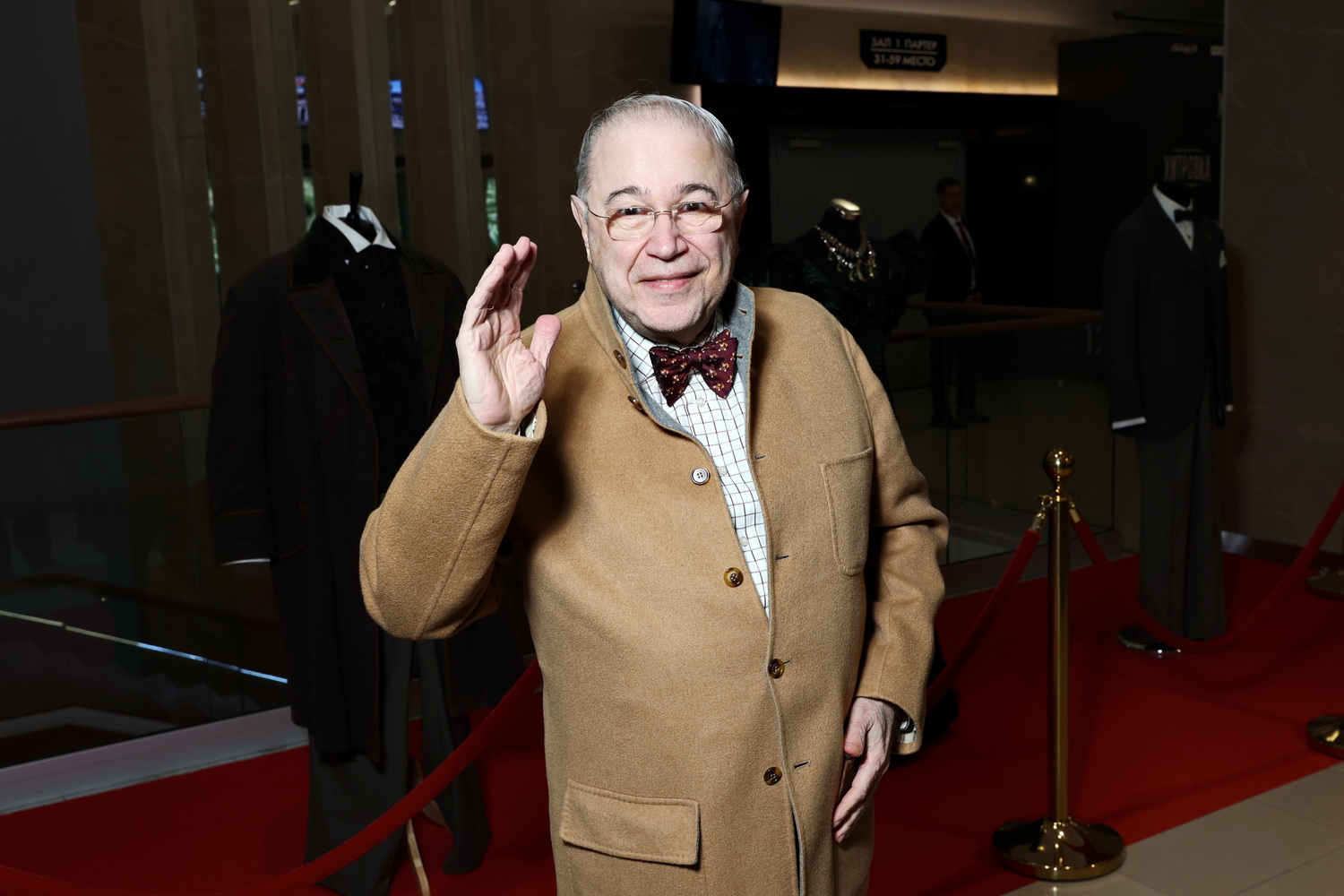 Евгений Петросян отмечает свой 80-летний юбилей: фото искрометного юмориста 