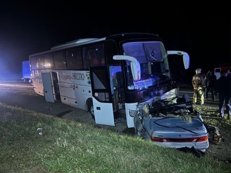 Водитель и два пассажира погибли при столкновении автобуса «Белгород – Москва» и легковушки