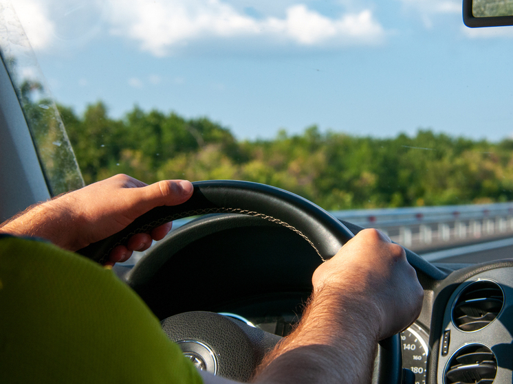 Super: за Антоном Лапенко числится штраф в почти 20 тысяч рублей за езду на автомобиле