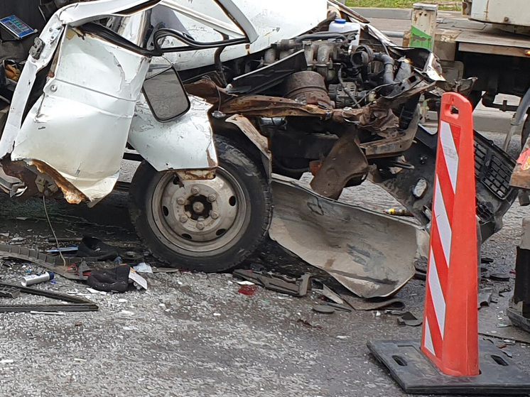 Один человек погиб, один пострадал в ДТП на Калужском шоссе