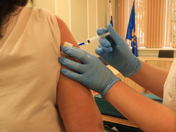 Депутаты Псковской городской Думы присоединились к вакцинации от гриппа