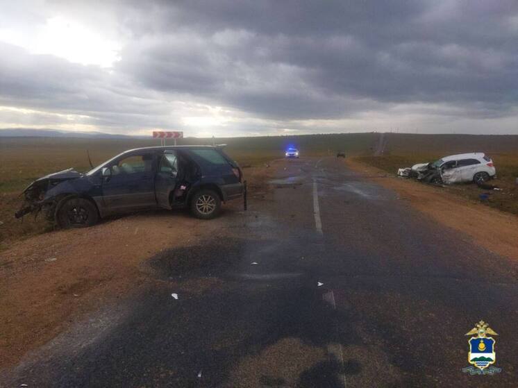 В Бурятии в результате ДТП погибла женщина, три человека госпитализированы