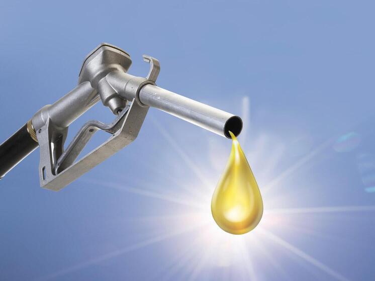 Доля расчётов за российскую нефть в долларах упала до 5%