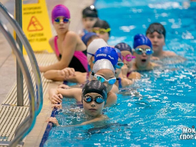 Более тысячи детей зачислены в новом учебном году в школу плавания «Чолбон» в Якутске