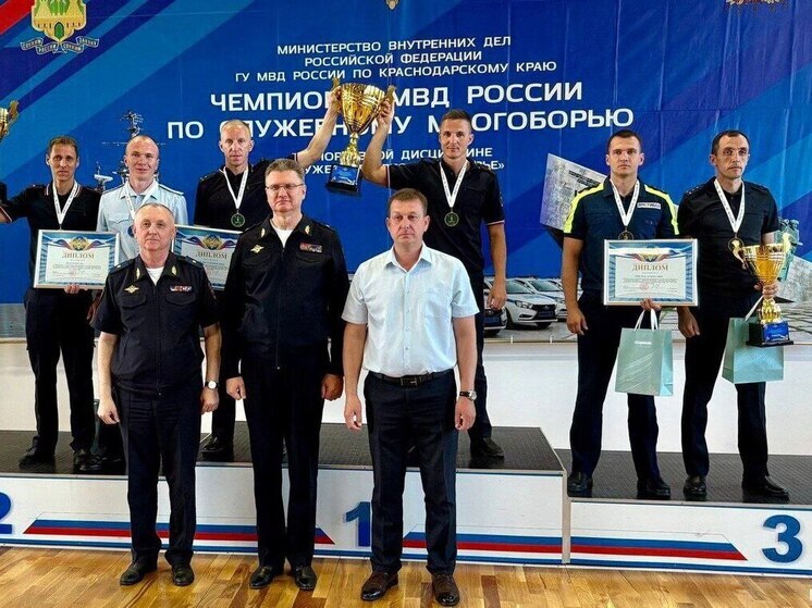 Команда Костромского УМВД победила на соревнованиях по автомногоборью в Новороссийске