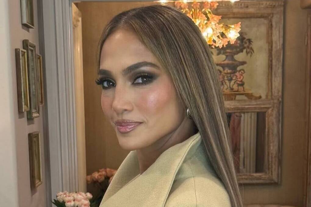 Поп-дива поделилась снимками в неожиданном образе