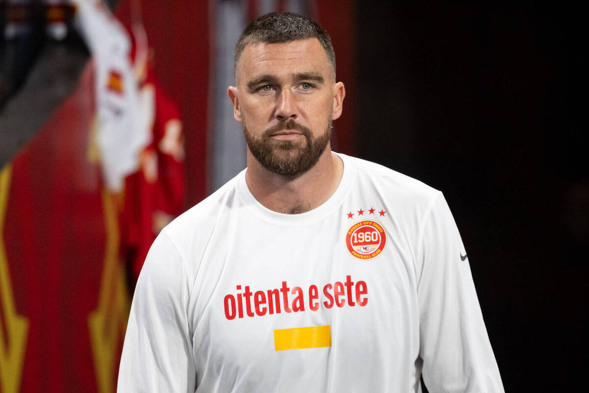 Футболист своим нарядом вызвал споры