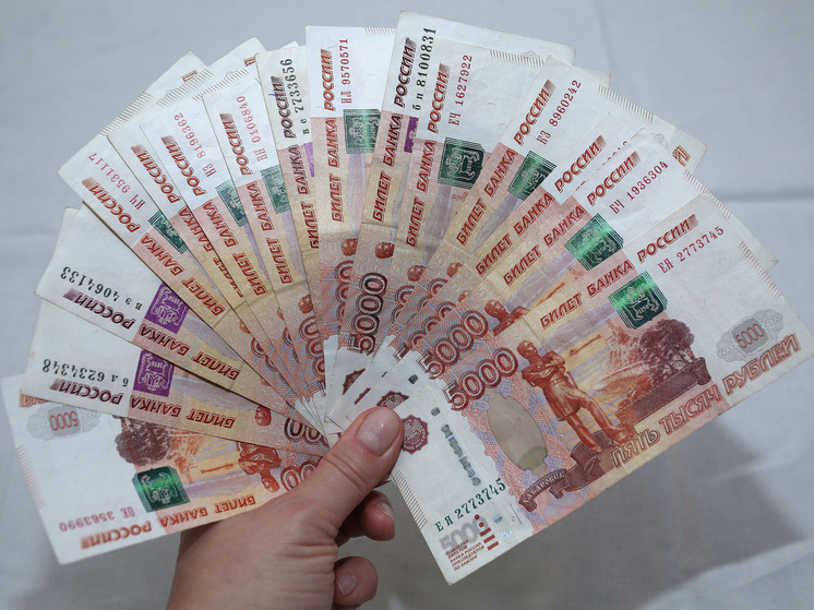 Министерство труда России хочет поменять правила расчёта больничных и декретных выплат для людей, которые работают сразу у нескольких работодателей