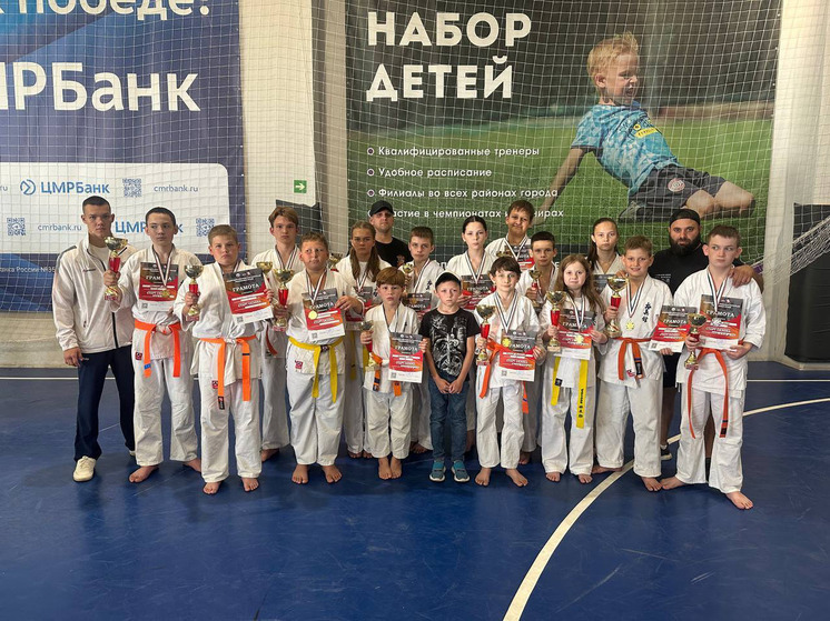 Орловские каратисты привезли 15 медалей с турнира в Симферополе