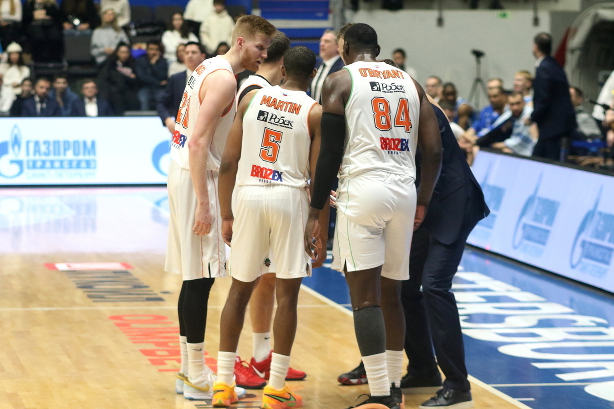 Разбор баскетбольных команд нашего чемпионата. Начнём с екатеринбуржцев