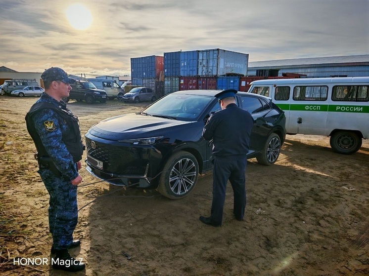 У организации из НАО за долги арестовали кроссовер