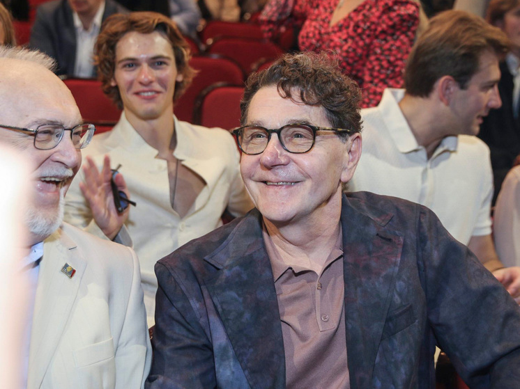 В Вахтанговском театре прошел традиционный сбор труппы