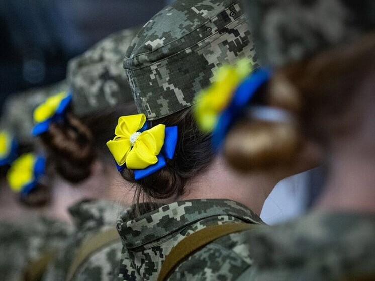 Возлюбленная воровавшего деньги у ВСУ военного вошла в список Forbes