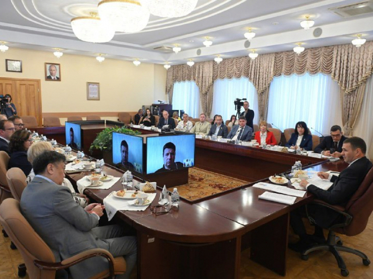 Губернатор Дмитрий Демешин и СМИ: открытый диалог о проблемах и успехах Хабаровского края