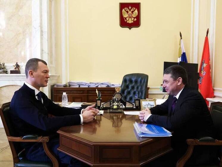 Евгений Первышов провёл рабочую встречу в столице, подробно доложив министру спорта России Михаилу Дегтярёву о ходе мероприятий по улучшению спортивной инфраструктуры Тамбовщины. Особое внимание уделили поддержке ветеранов специальной военной операции (СВО). Регион активно развивает девять направлений адаптивного спорта, демонстрируя успехи на общероссийском уровне. Спортсмены из Тамбова стабильно участвуют в Кубке Защитников Отечества, начиная с первых соревнований.