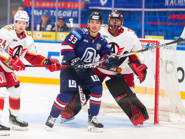 Тольяттинская «Лада» расторгла контракт с форвардом Александром Хохлачевым