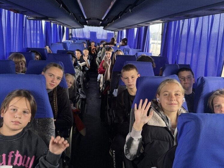 Дети льготных категорий из ДНР отправились на отдых в подмосковный лагерь "Снегири"