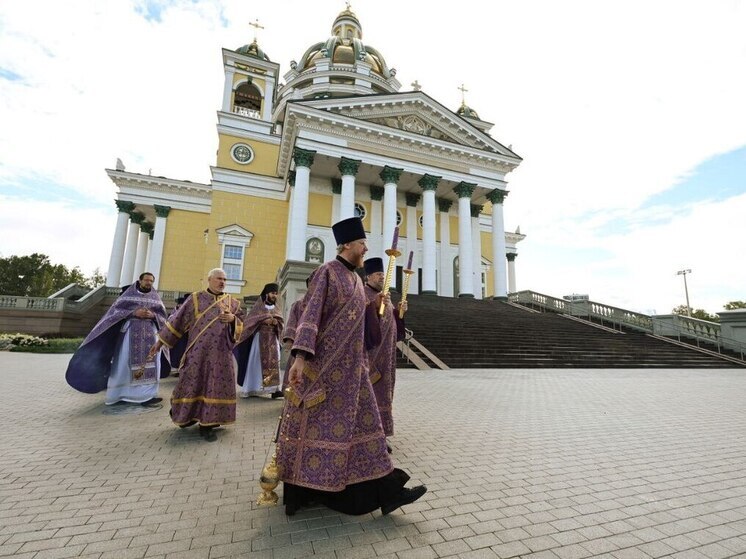 В Челябинск привезут первые части уникальной православной скульптуры