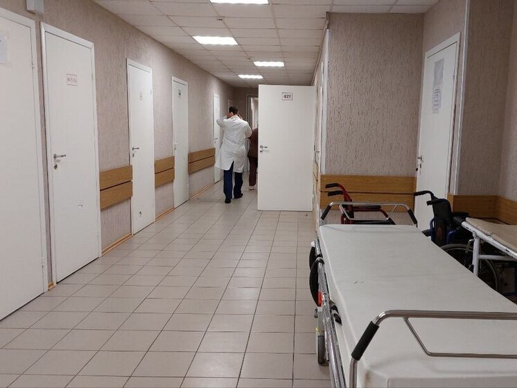 Более 900 медиков работают на полторы ставки в Петербурге